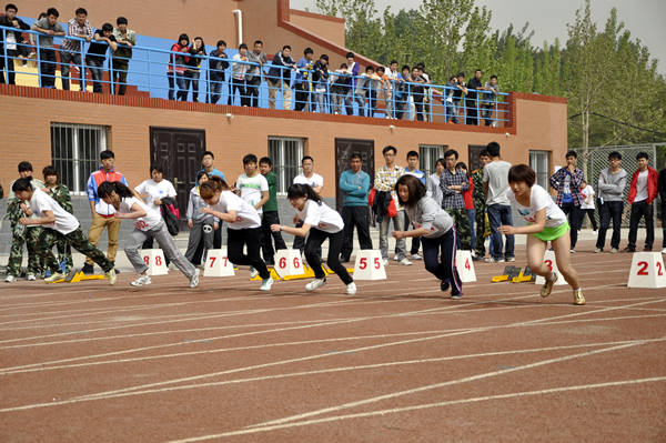 我院隆重举办2012年春季运动会