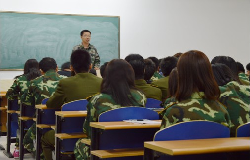 我系土木工程专业举办考研报告会