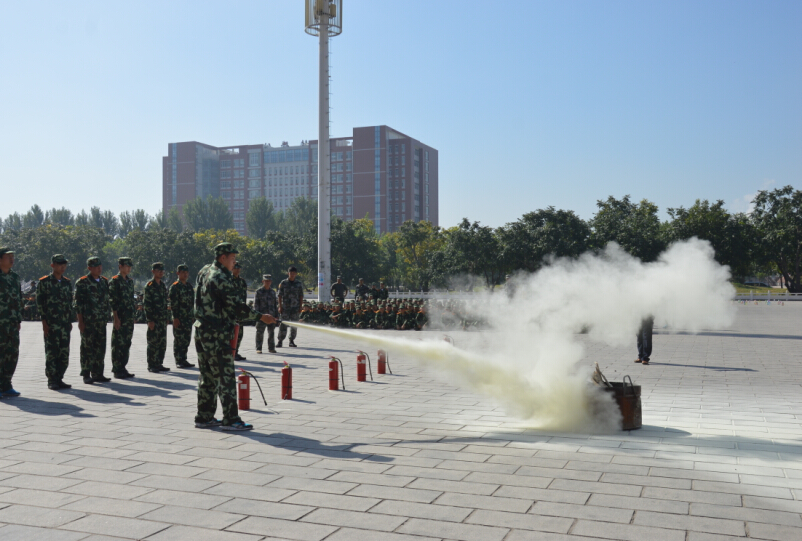 消防知识进军训，防火安全钟长鸣