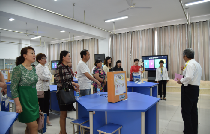 保定市莲池区推进“医养结合”发展研讨会在我校召开