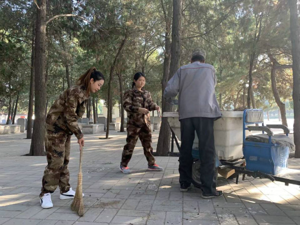 缅怀革命先烈，传承笃学铸魂