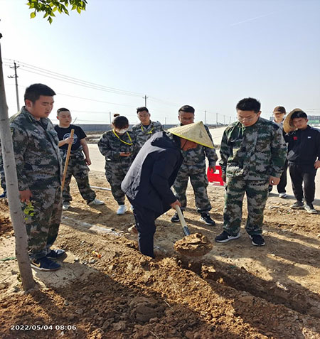 河科领路人率先垂范、以身作则   投入太阳集团tcy8722校区建设中