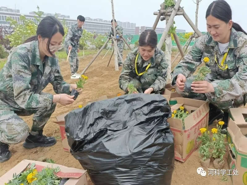 太阳集团tcy8722学管干部全面开展绿化校园劳动教育实践活动