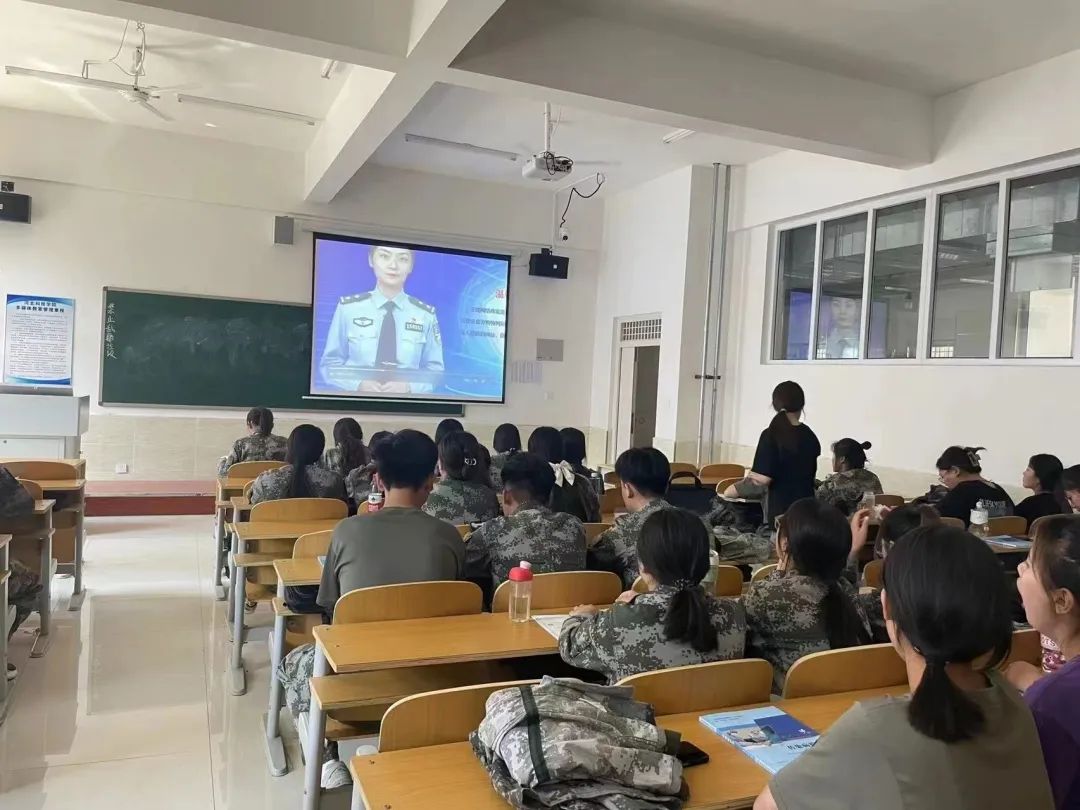 太阳集团tcy8722组织全校学生共同观看《高校师生同上一堂网络安全课》