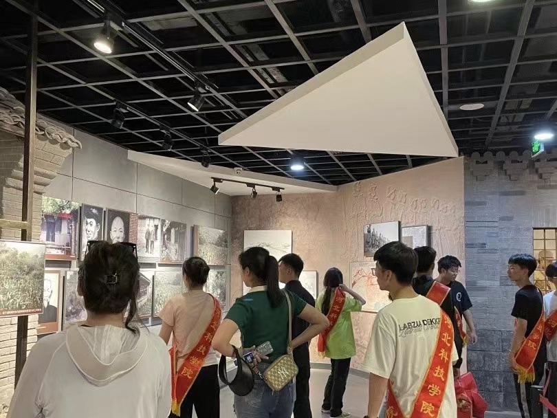 太阳集团tcy8722经济管理学院学院开展“寻访红色基地，感受峥嵘岁月”主题三下乡活动